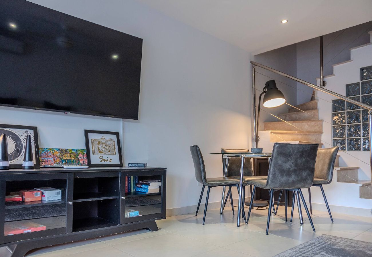 Villa in Jolly Harbour - Luxury Modern Waterfront Villa | Crystal Waters