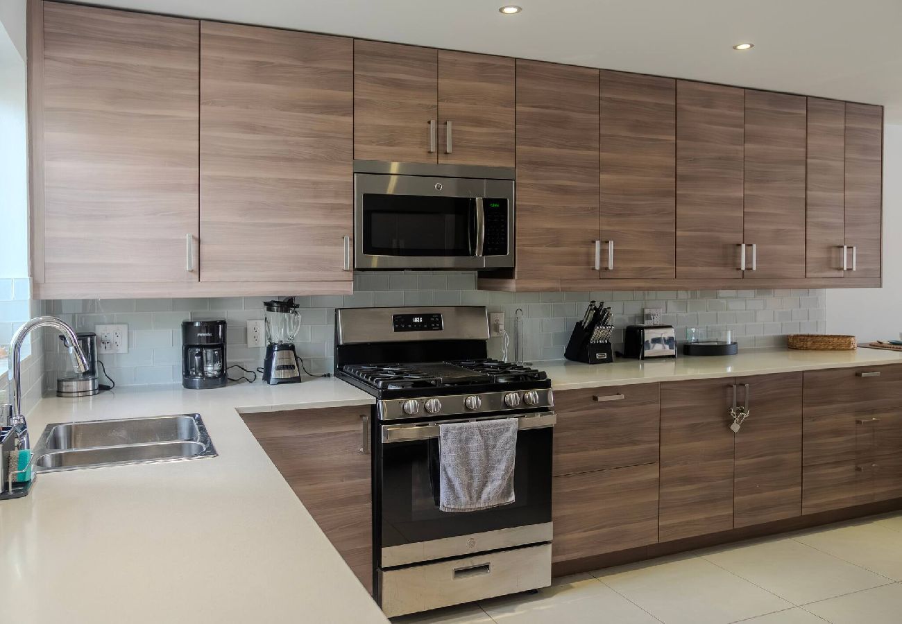 Villa in Jolly Harbour - Luxury Modern Waterfront Villa | Crystal Waters