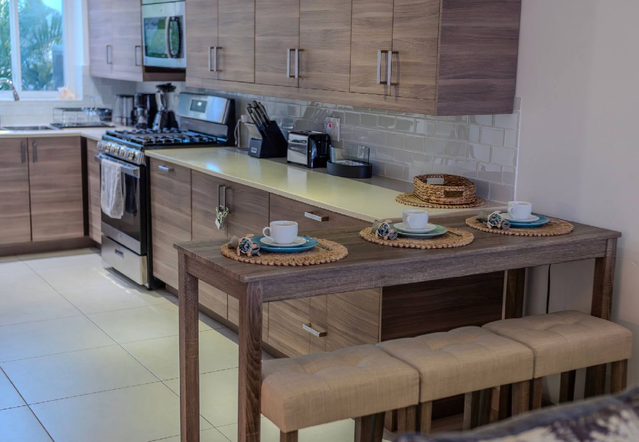Villa in Jolly Harbour - Luxury Modern Waterfront Villa | Crystal Waters