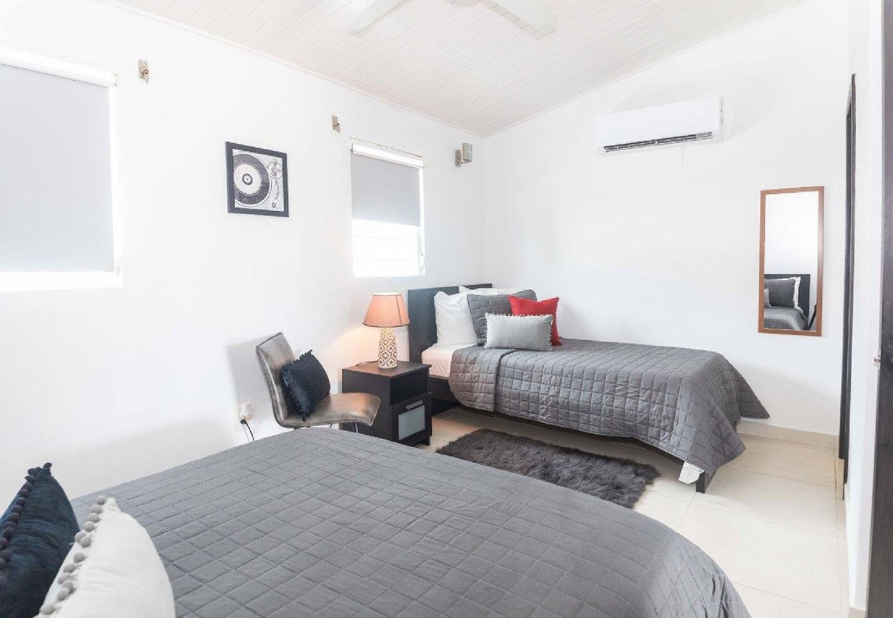 Villa in Jolly Harbour - Luxury Modern Waterfront Villa | Crystal Waters