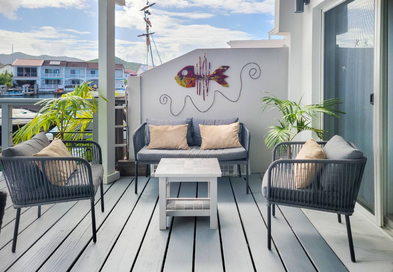 Villa in Jolly Harbour - Lazy Gecko Stylish with spacious deck