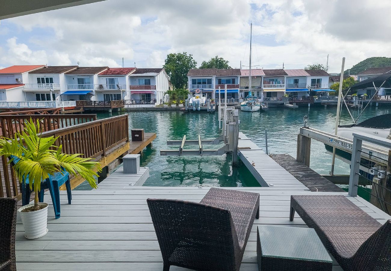 Villa in Jolly Harbour - Lazy Gecko Stylish with spacious deck
