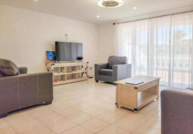 Villa in Jolly Harbour - The Harbour Nest 2BR Sleeps 4