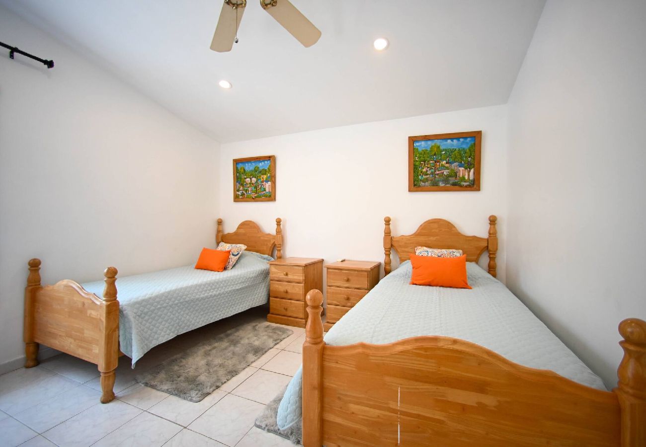 Villa in Jolly Harbour - The Harbour Nest 2BR Sleeps 4