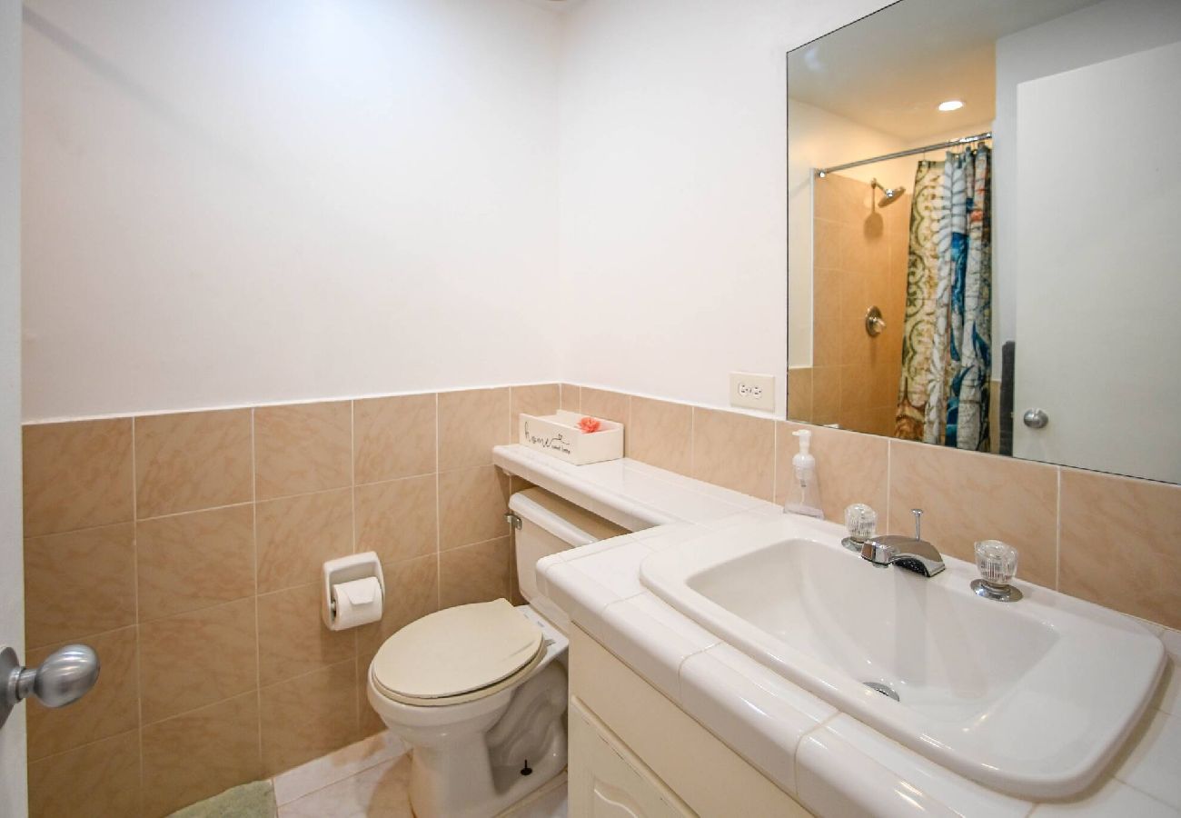 Villa in Jolly Harbour - The Harbour Nest 2BR Sleeps 4