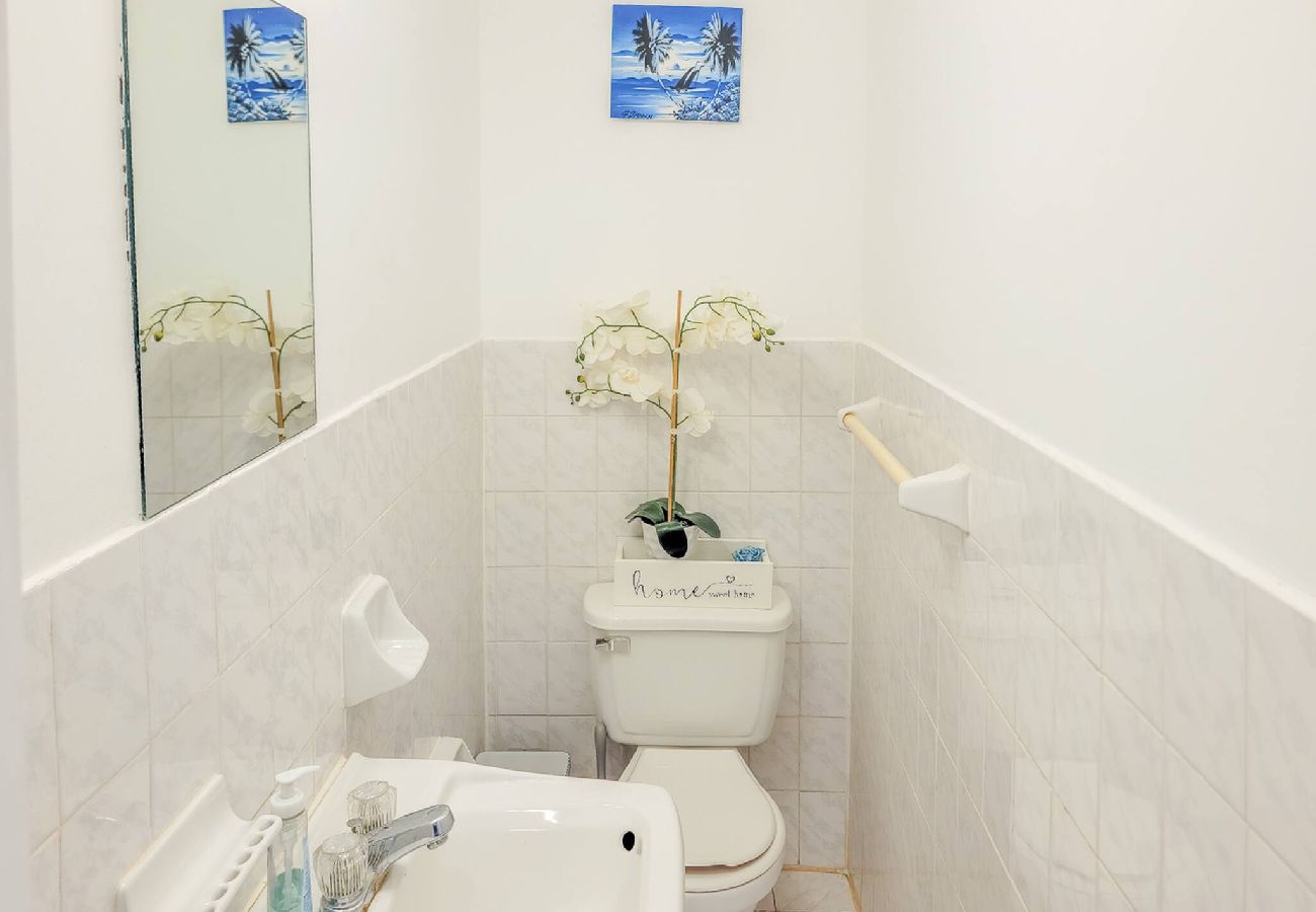 Villa in Jolly Harbour - The Harbour Nest 2BR Sleeps 4
