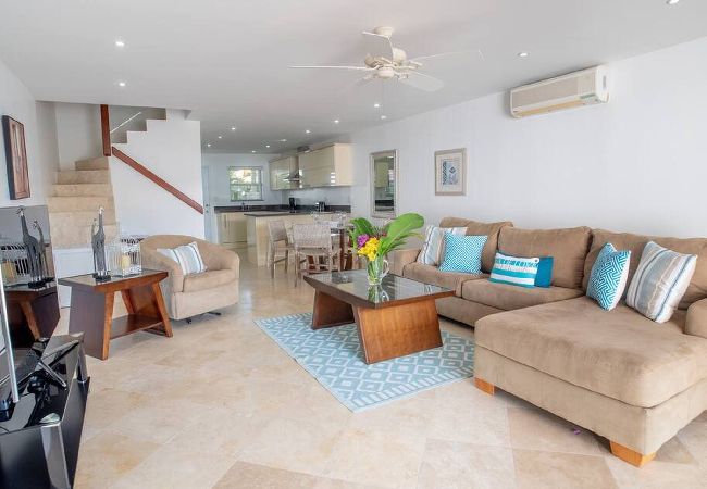 Villa in Jolly Harbour - Hidden Pearl Spacious Villa Near Best Beaches