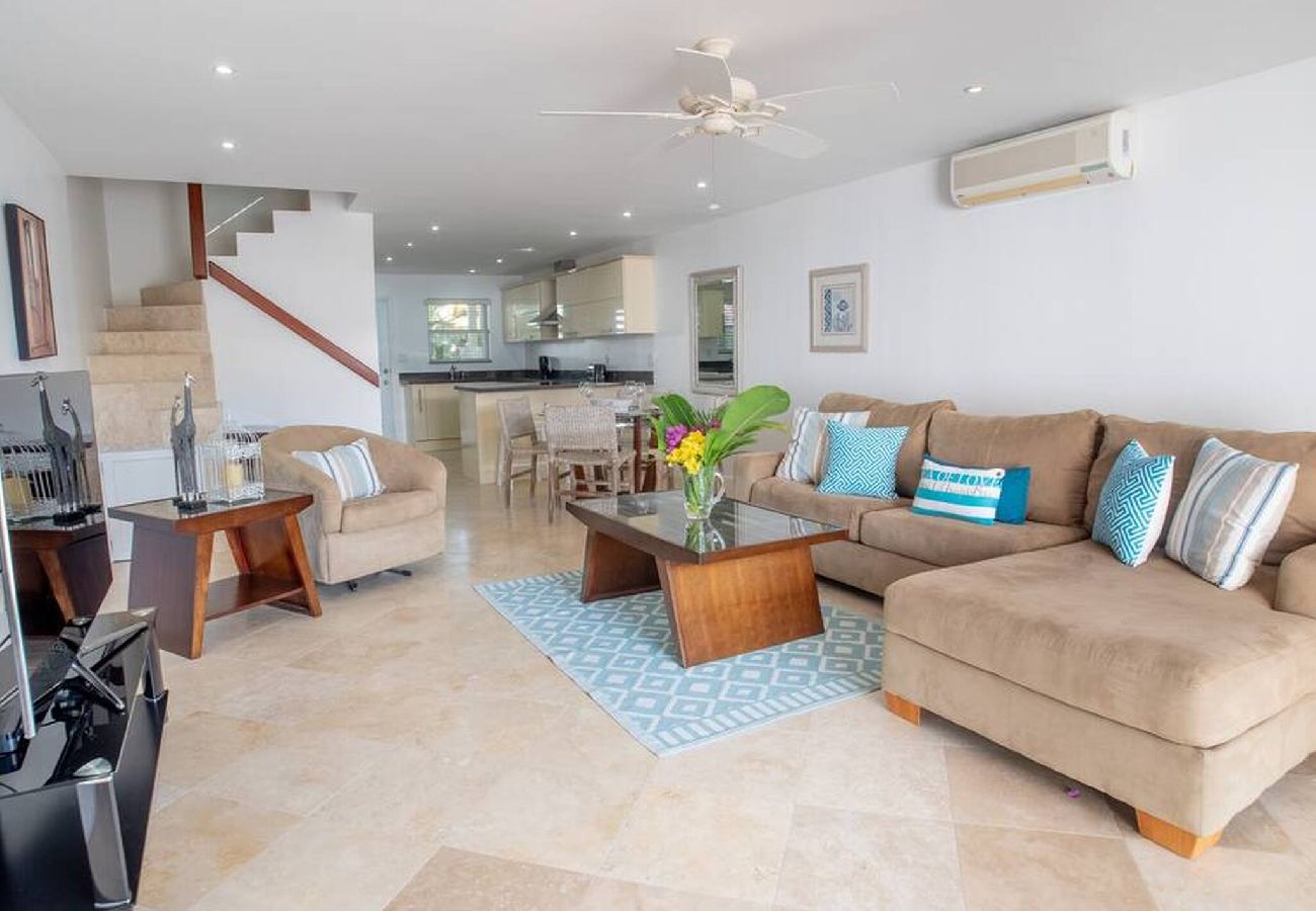 Villa in Jolly Harbour - Hidden Pearl Spacious Villa Near Best Beaches