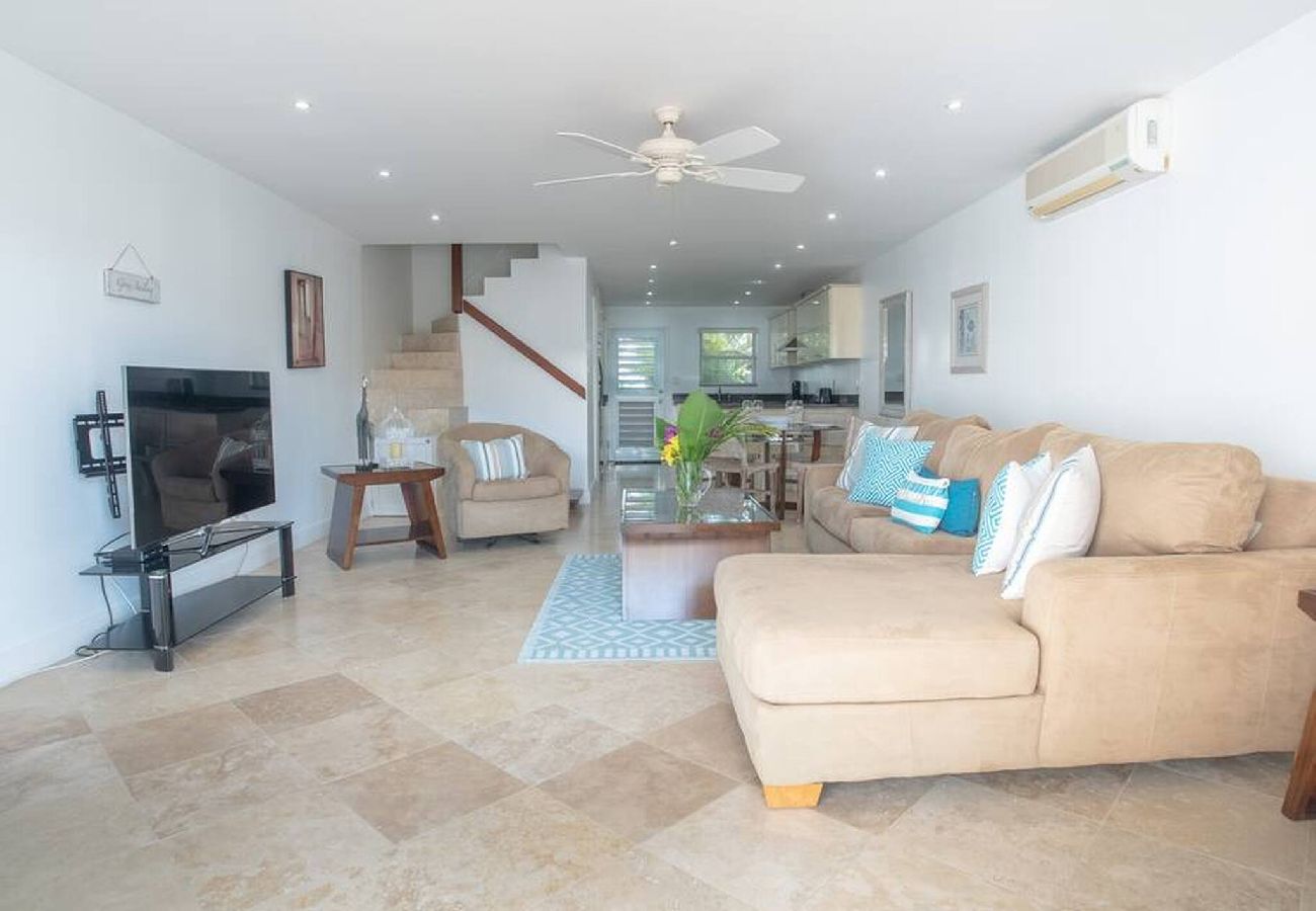 Villa in Jolly Harbour - Hidden Pearl Spacious Villa Near Best Beaches
