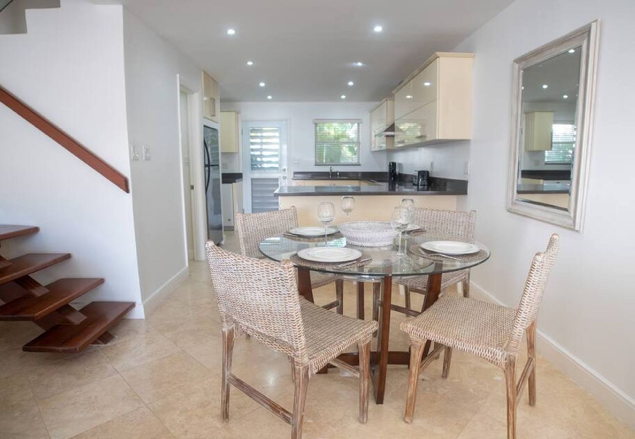 Villa in Jolly Harbour - Hidden Pearl Spacious Villa Near Best Beaches
