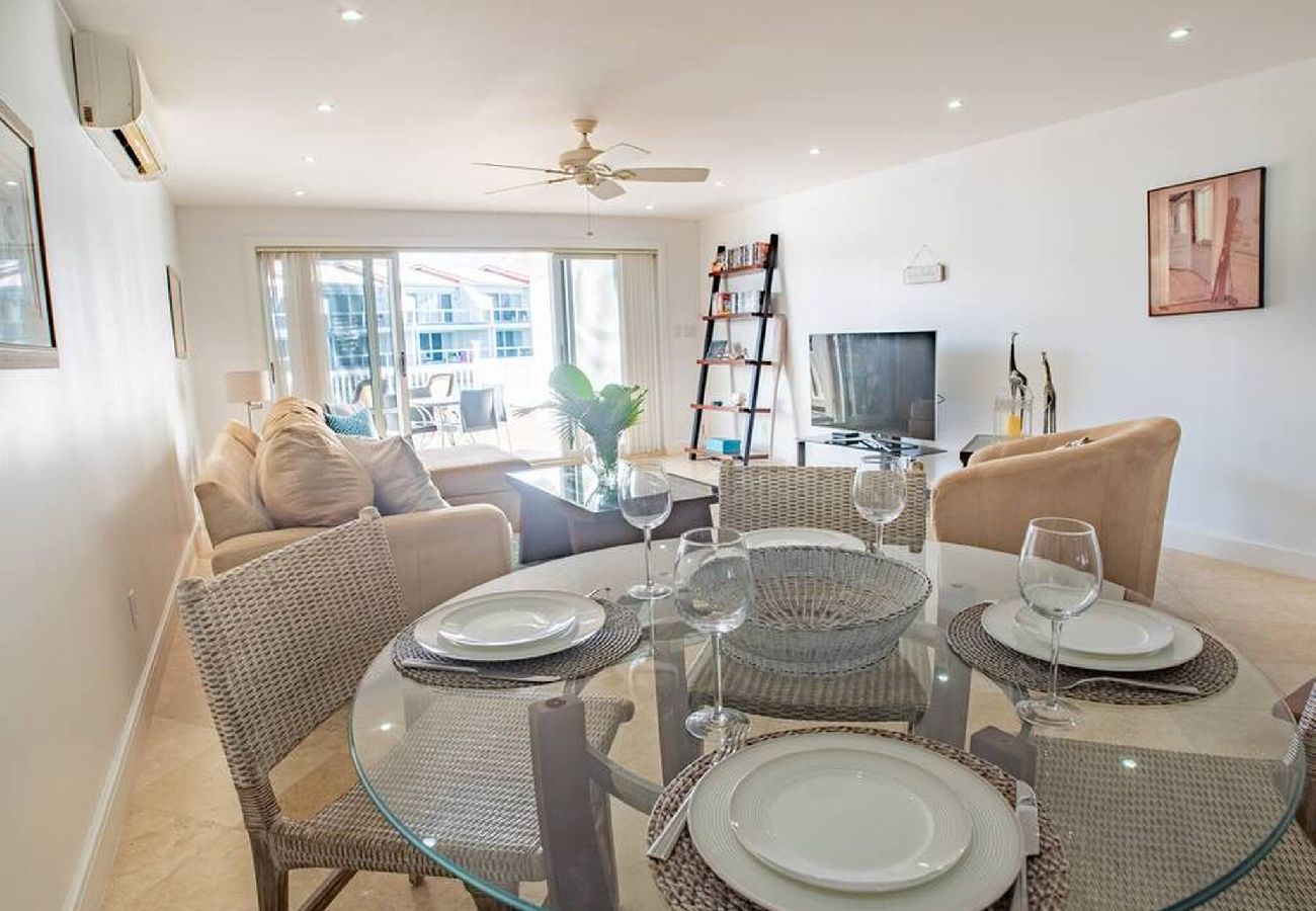Villa in Jolly Harbour - Hidden Pearl Spacious Villa Near Best Beaches