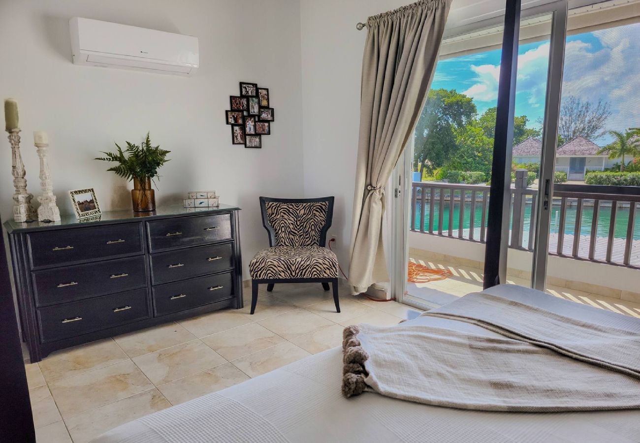 Villa in Jolly Harbour - Villa Mali in Jolly Harbour