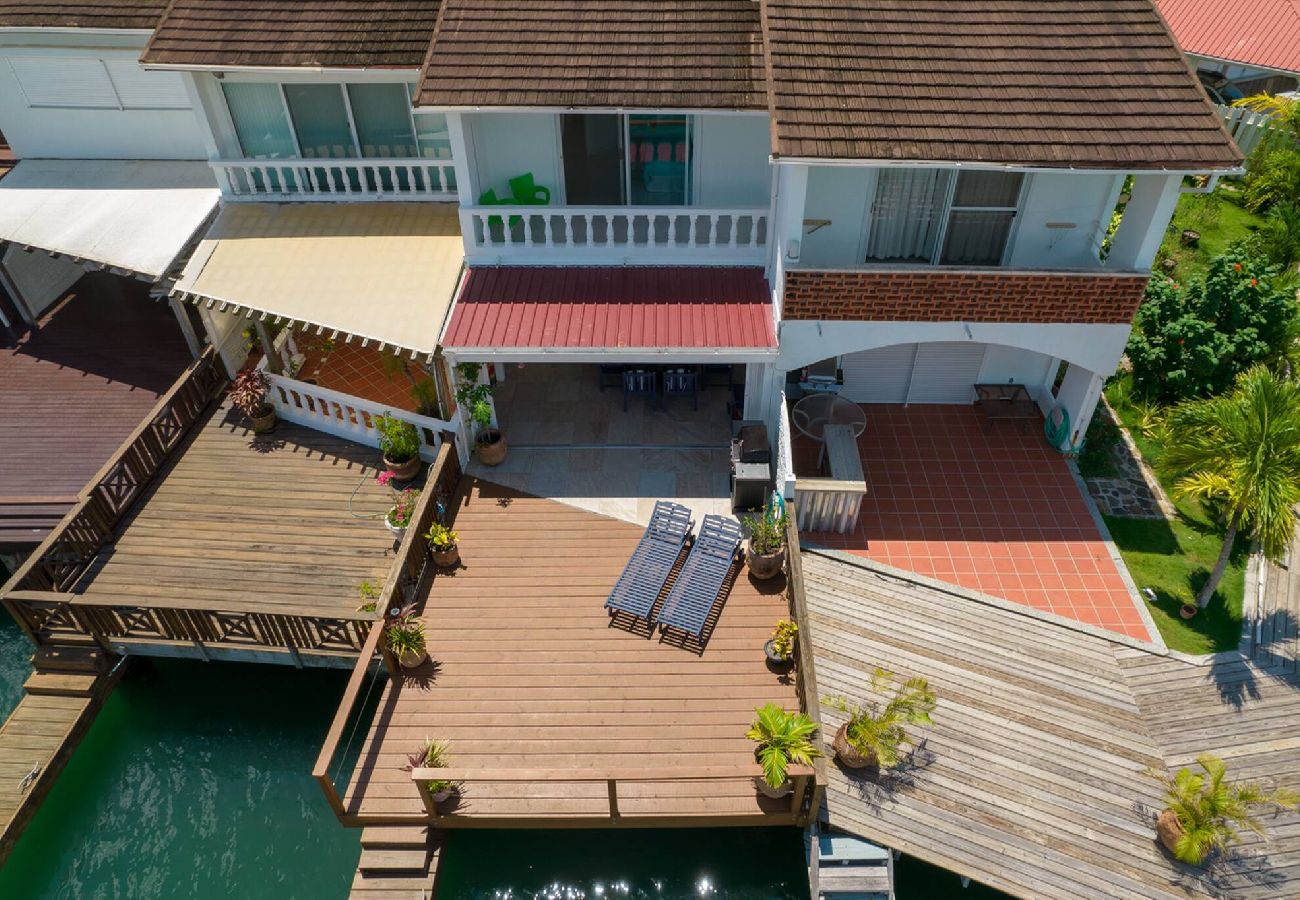 Villa in Jolly Harbour - Waterfront Luxury Retreat: 2-Bed Villa Sea Life