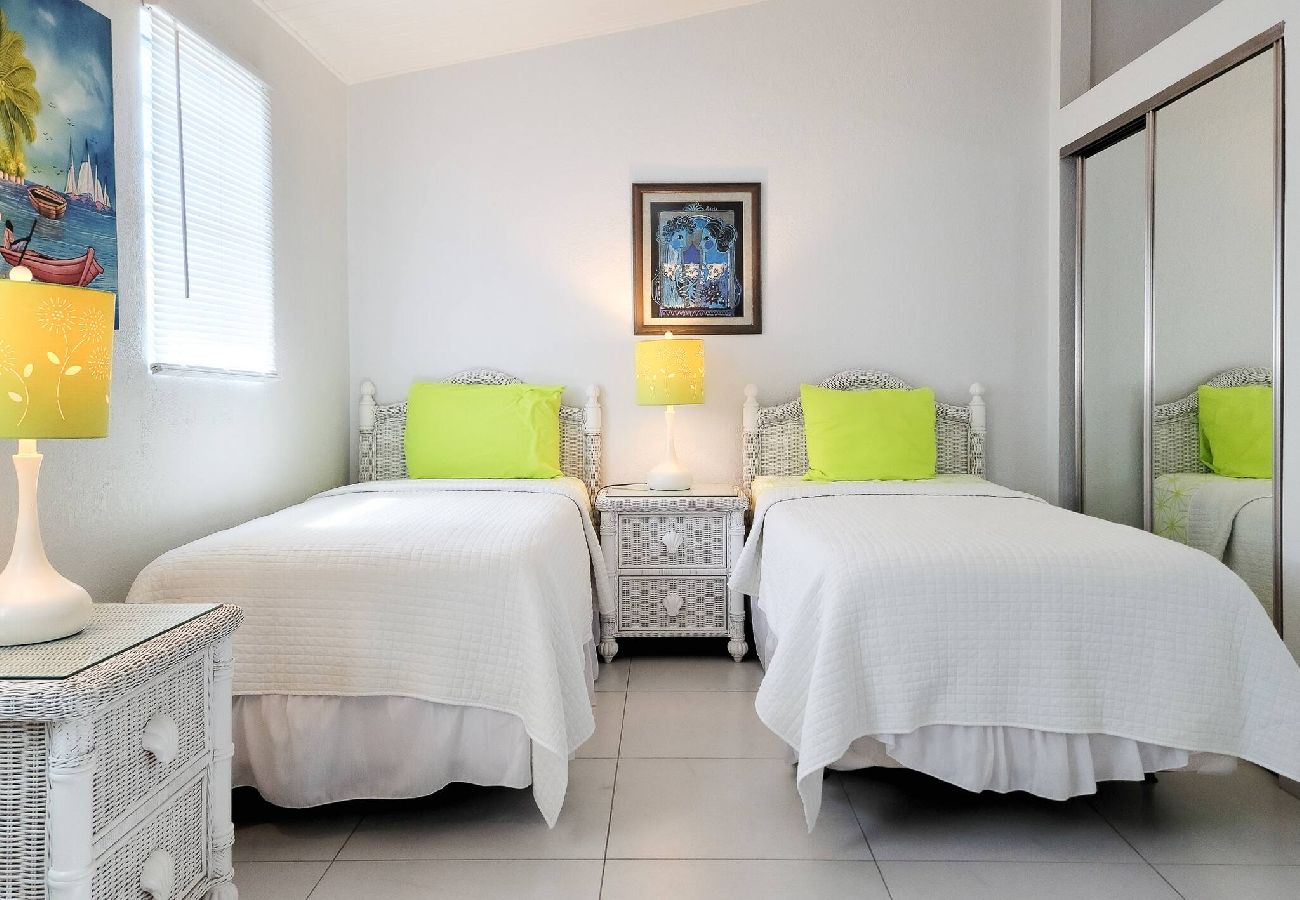 Villa in Jolly Harbour - Waterfront Luxury Retreat: 2-Bed Villa Sea Life