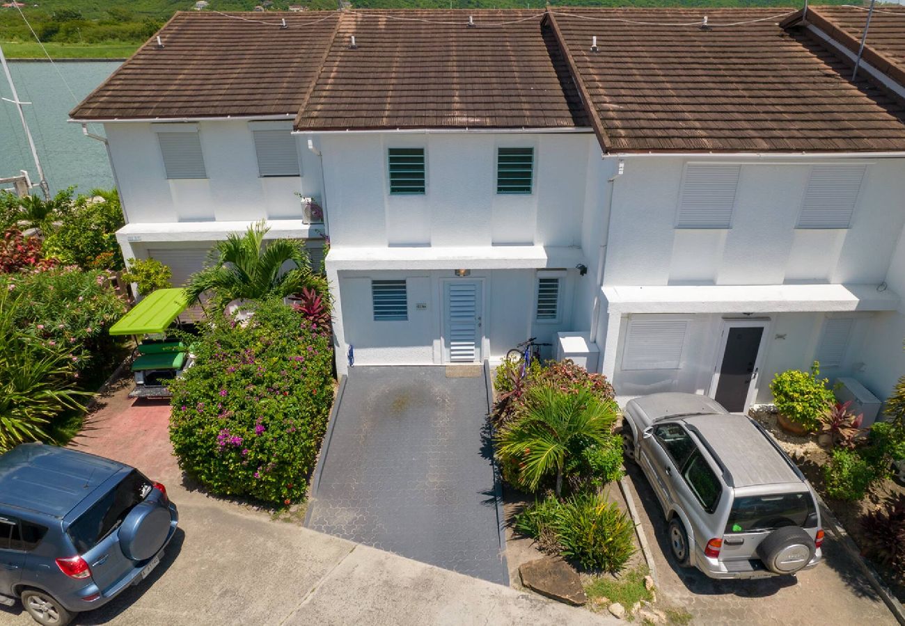 Villa in Jolly Harbour - Waterfront Luxury Retreat: 2-Bed Villa Sea Life